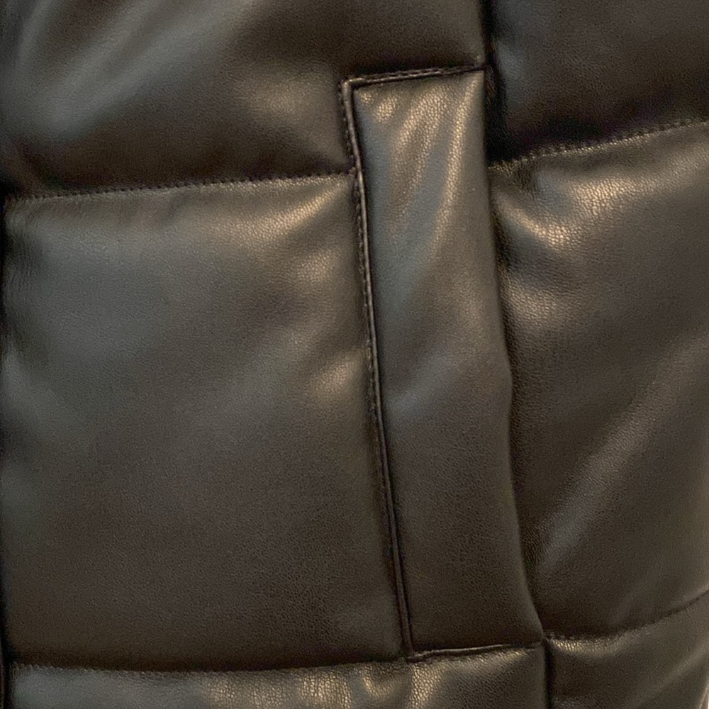 Isaac Mizrahi Live Faux Leather Zip Front Quilted Vest Black Small - Picture 3 of 13
